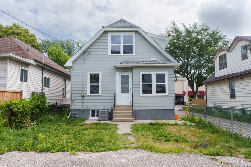 Full Reno - Lincoln — renovation photo 2 by NOVO Construction