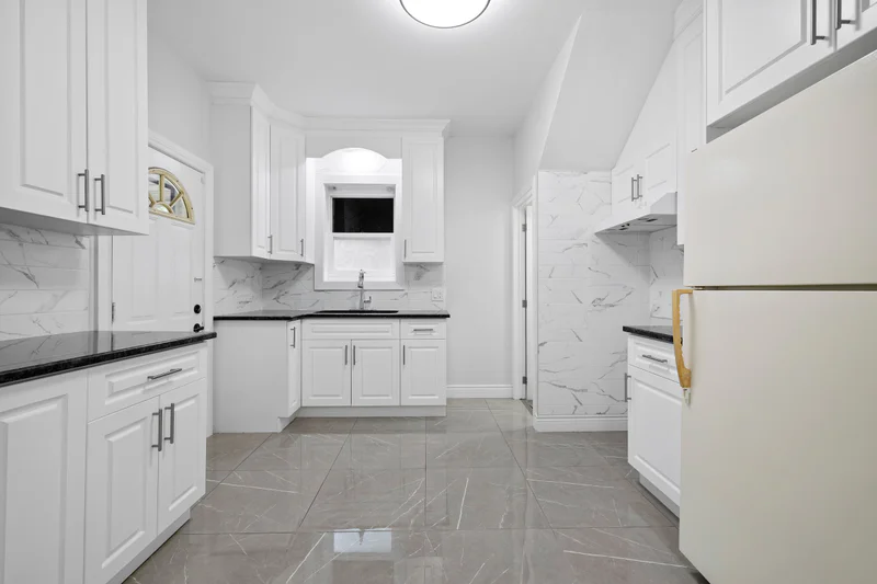 Full Reno - Dufferin 1 — renovation photo 9 by NOVO Construction